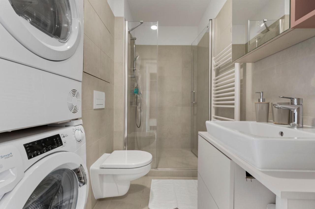 Lam Rose - Ac - Terrace Apartment บราติสลาวา ภายนอก รูปภาพ