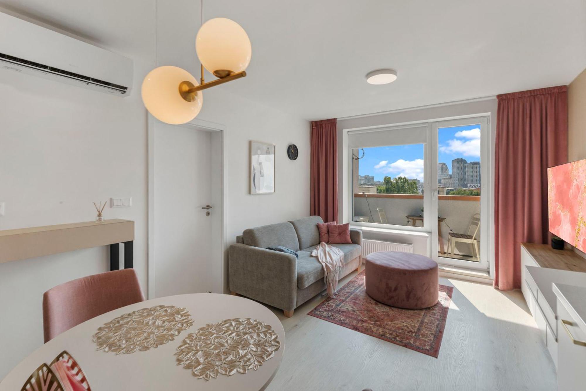 Lam Rose - Ac - Terrace Apartment บราติสลาวา ภายนอก รูปภาพ